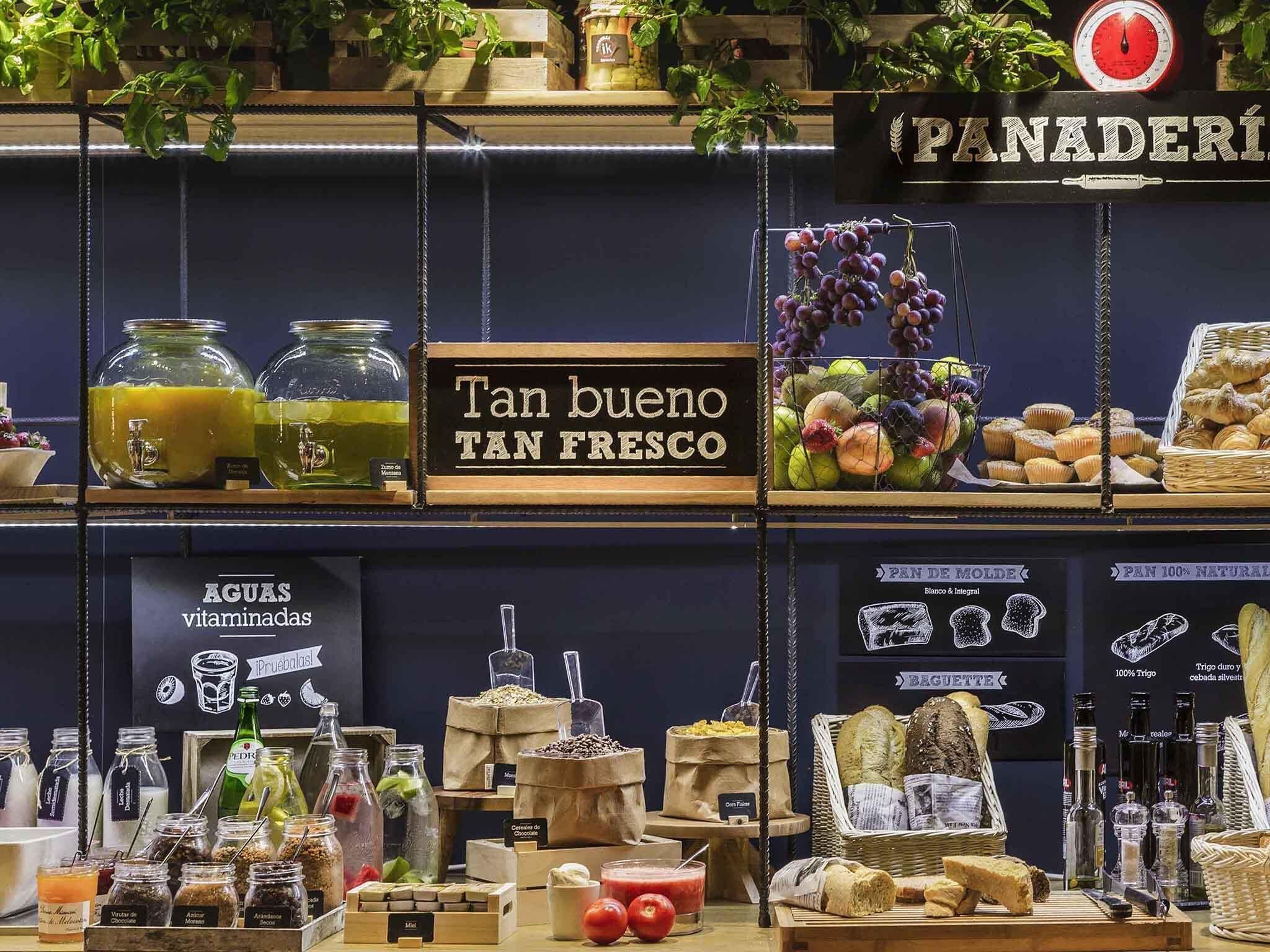 Dagelijks ontbijtbuffet (EUR 9.00 per persoon)