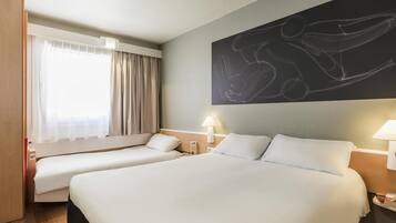 Family Room, Multiple Beds | Desk, soundproofing, iron/ironing board, free WiFi