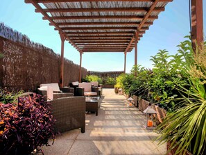 Outdoor pool, sun loungers - ibis Granada (Armilla)