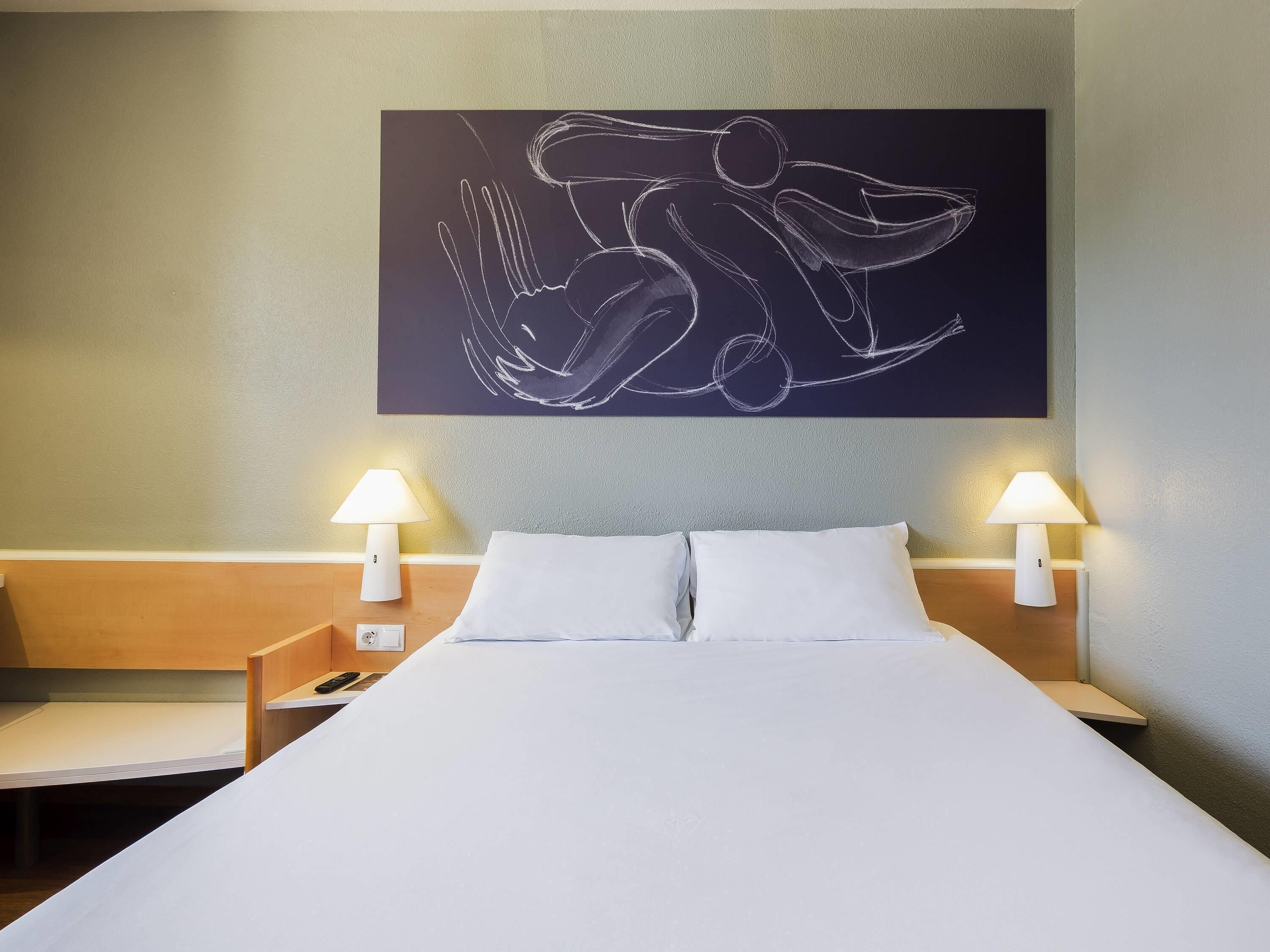 Standardzimmer, 1 Doppelbett | Schreibtisch, schallisolierte Zimmer, Bügeleisen/Bügelbrett
