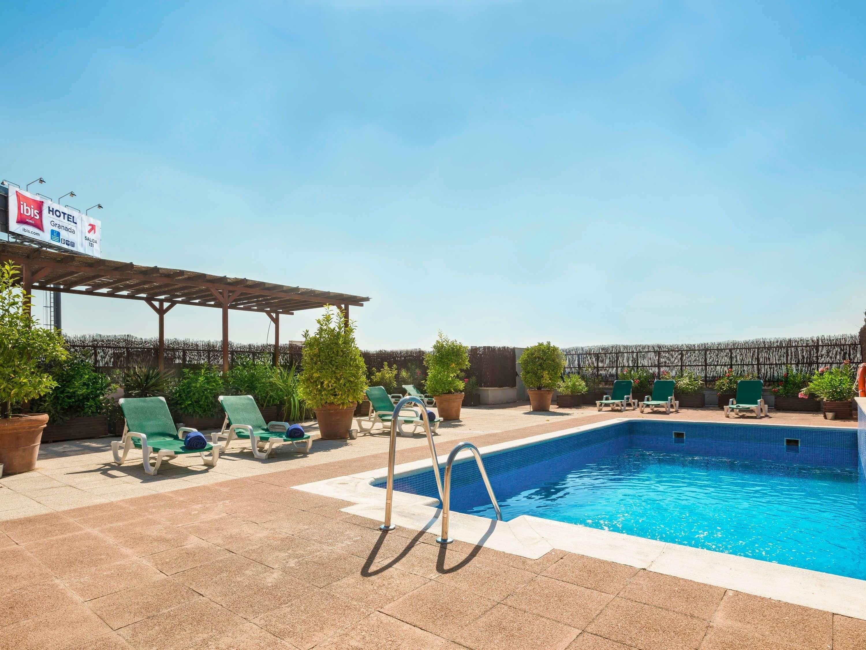 Außenpool, Liegestühle