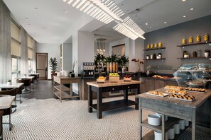 2 bar/lounge