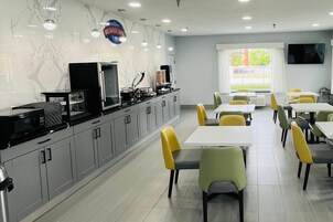 Desayuno continental gratuito y diario