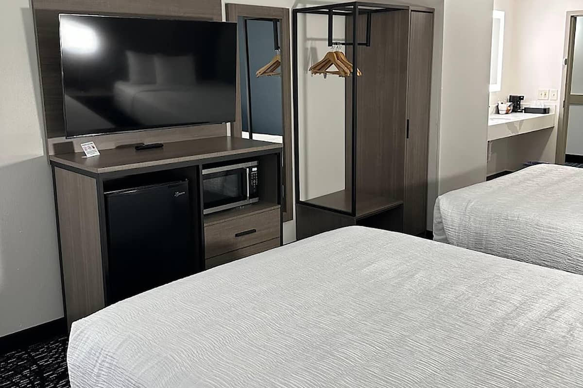 Desk, free WiFi, bed sheets