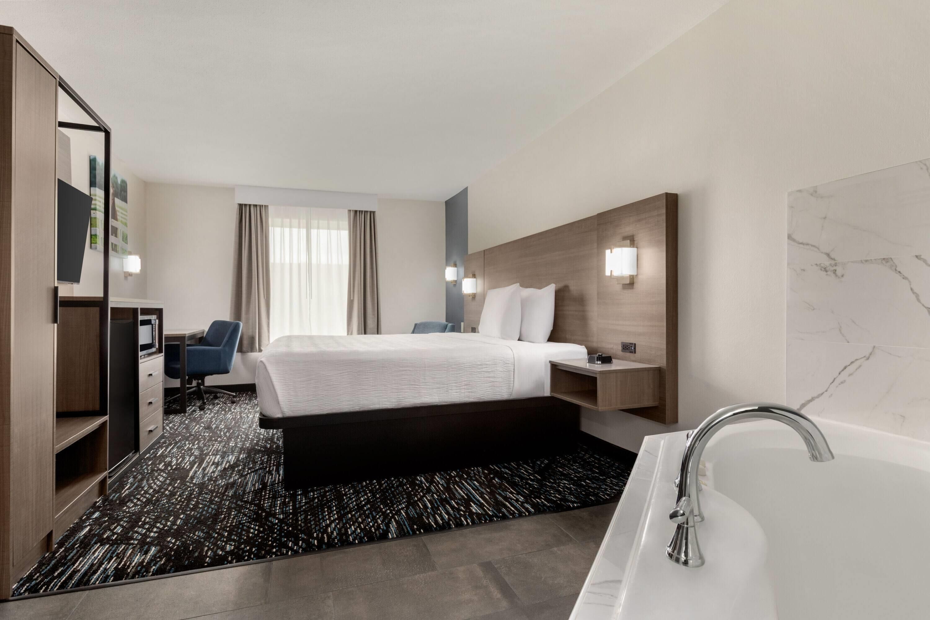 Suite, 1 King-Bett, Nichtraucher, Whirlpool | Whirlwanne