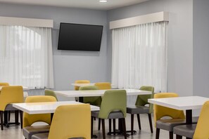 Free daily continental breakfast  - Baymont by Wyndham La Grange KY Southeast (La Grange)