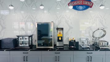 Desayuno continental gratuito y diario