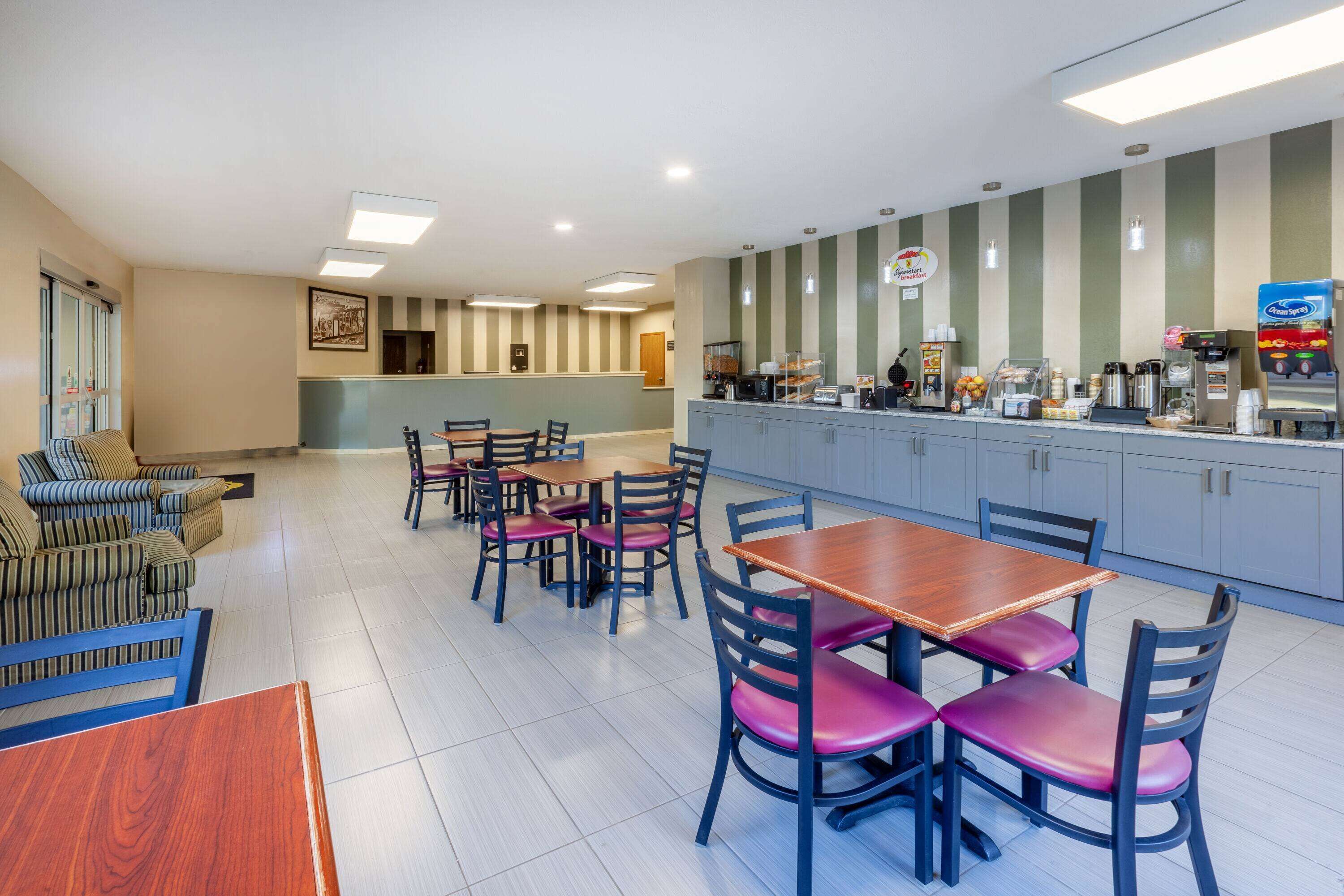 Ilmainen päivittäinen mannermainen aamiainen 