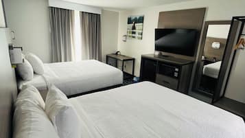 Habitación, 2 camas de matrimonio, no fumadores | Escritorio, wifi gratis, ropa de cama