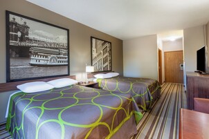 Escritorio, wifi gratis y ropa de cama 