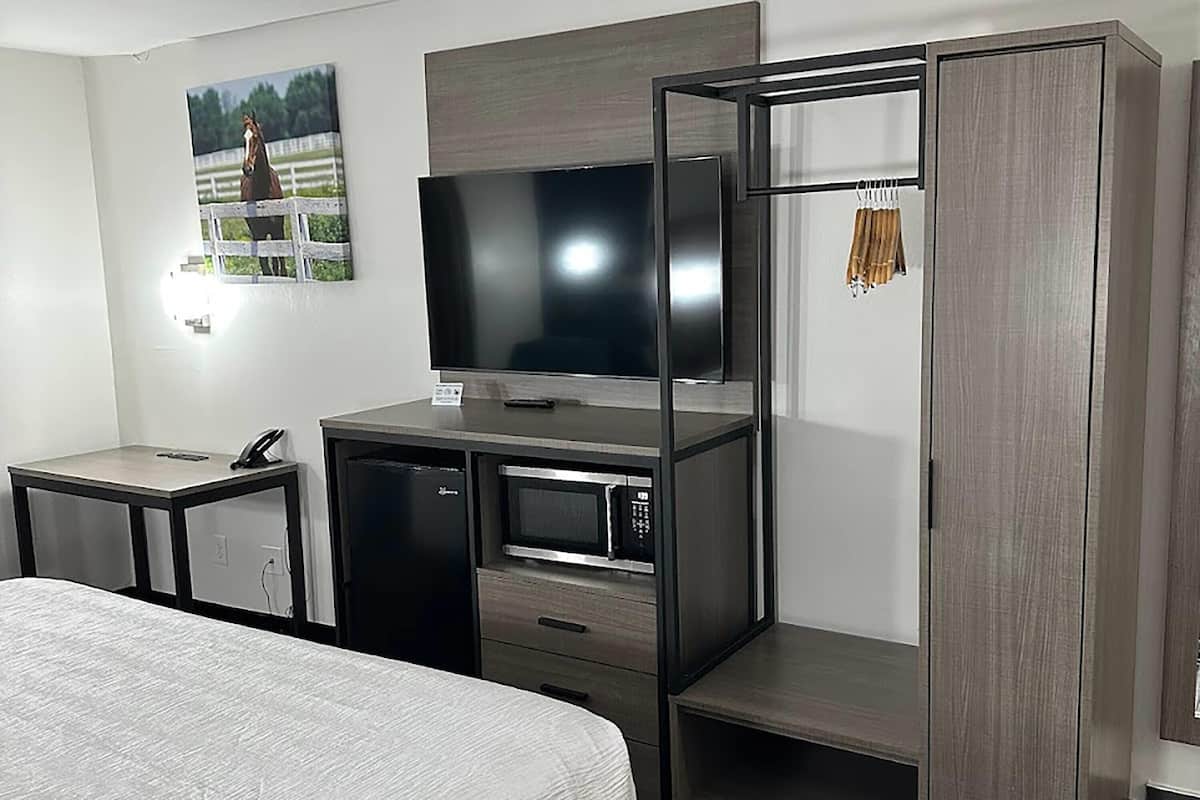 Desk, free WiFi, bed sheets