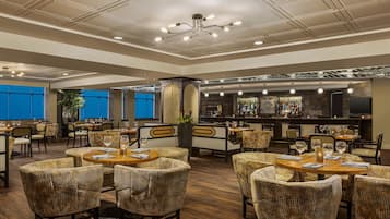 Frühstück, Mittagessen, Abendessen, amerikanische Küche