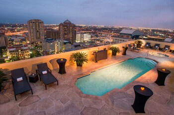 Pool (outdoor) at Magnolia Hotel Houston, A Tribute Portfolio Hotel