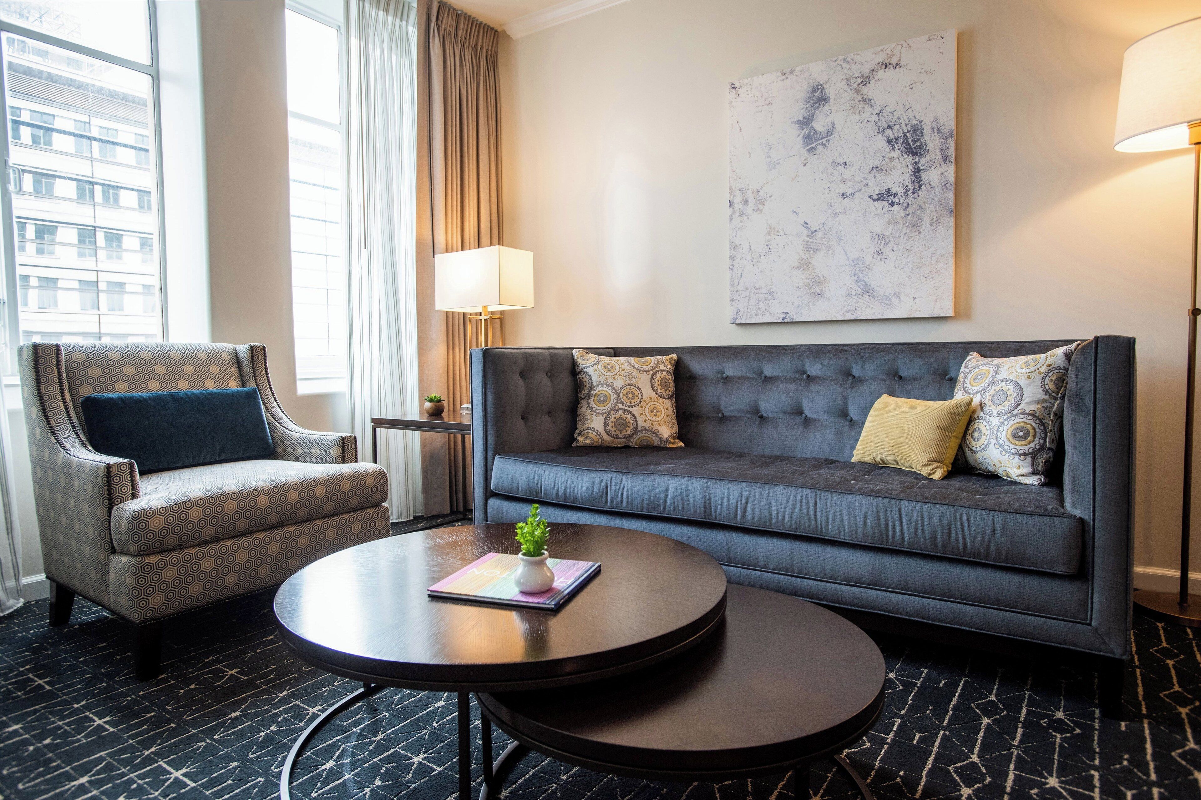 Deluxe Studio, 1 King Bed, Non Smoking | In-room safe, desk, laptop workspace, blackout drapes