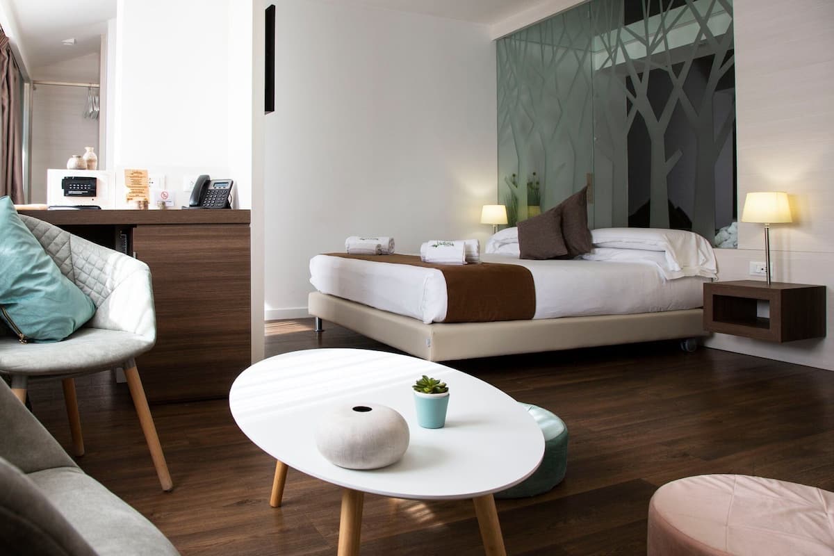 Junior Double Room, Non Smoking | Frette Italian sheets, premium bedding, down duvets, minibar