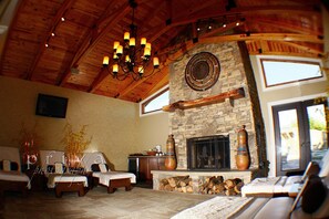 Body treatments, mud baths, facials, massage/treatment rooms