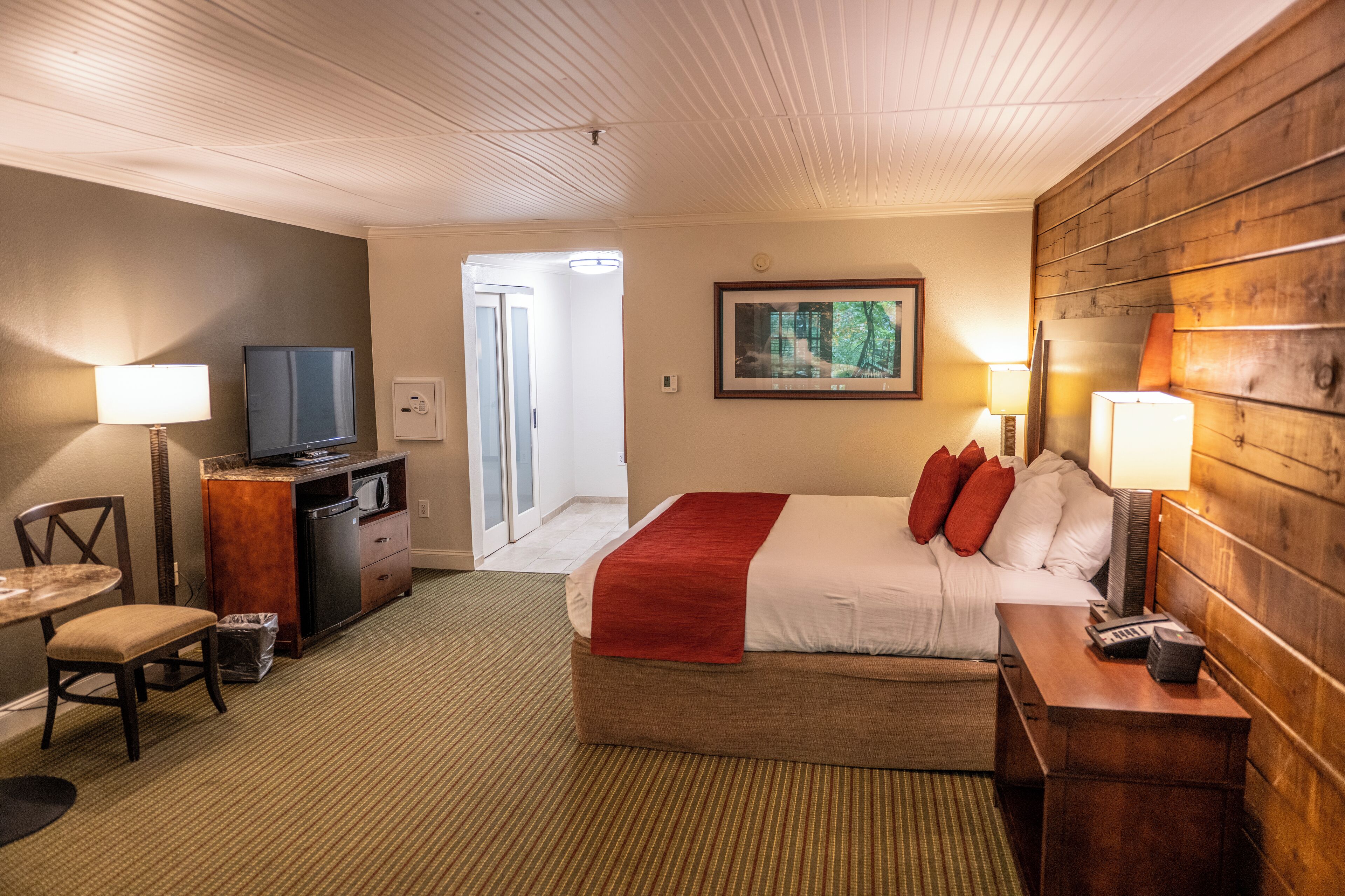 Cottage, 1 King Bed | Premium bedding, in-room safe, iron/ironing board, rollaway beds