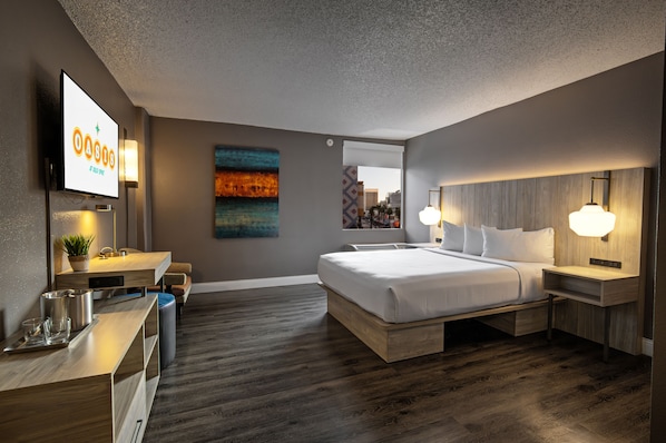 Gold Spike Queen (21 & Over) | Desk, laptop workspace, blackout drapes, bed sheets