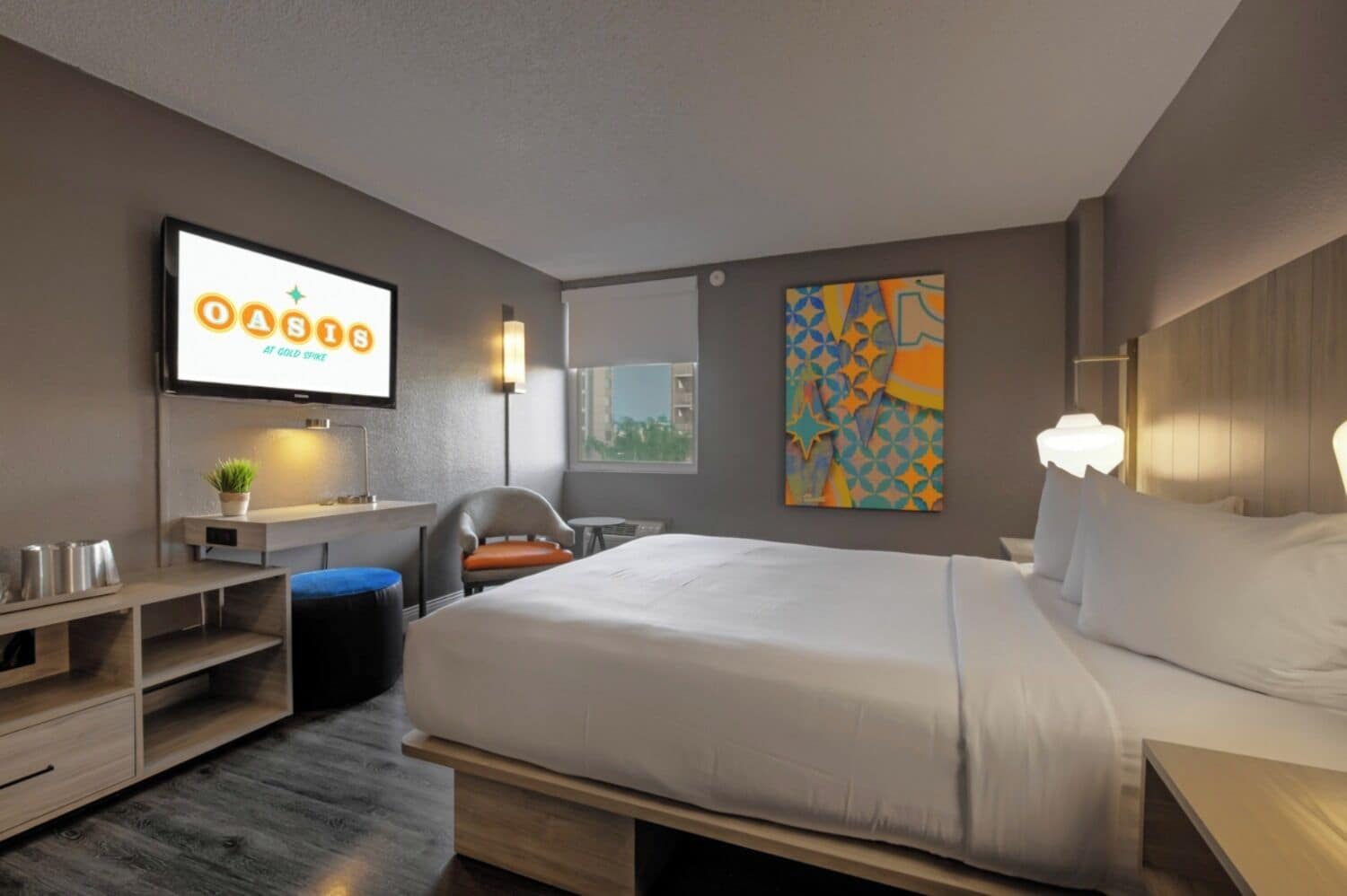 Bureau, espace de travail pour ordinateur portable, rideaux occultants