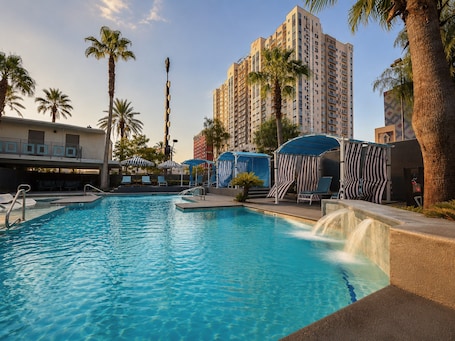 Oasis at Gold Spike