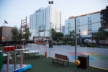 Ropes course (team building) at Oasis at Gold Spike