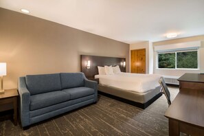 Desk, blackout drapes, iron/ironing board, free WiFi - Best Western Mt. Hood Inn (Government Camp)