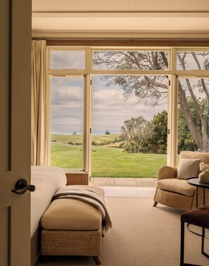 Kauri Cliffs Two Bedroom Villa | 埃及棉床单、高档床上用品、羽绒被、免费迷你吧物品