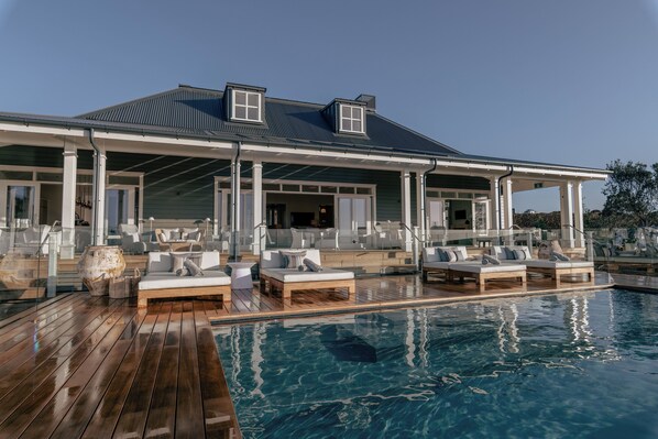 Private pool