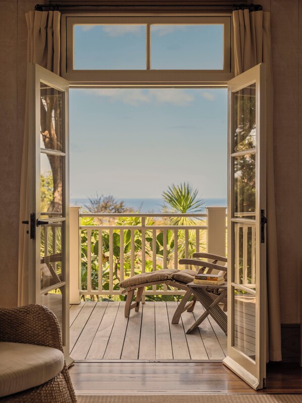 Grand Ocean View Junior Suite | Balcony