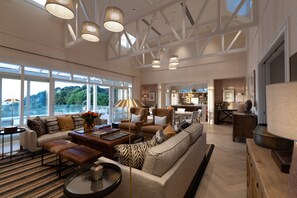 Flat-screen TV, fireplace, heated floors