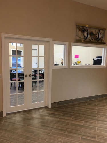 Bay Hill Inns & Suites, Neepawa