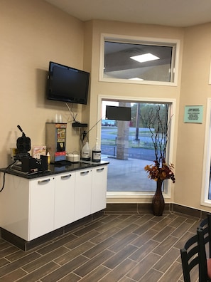 Free daily continental breakfast