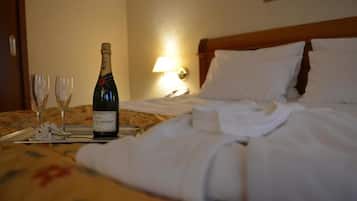 Minibar, in-room safe, desk, soundproofing