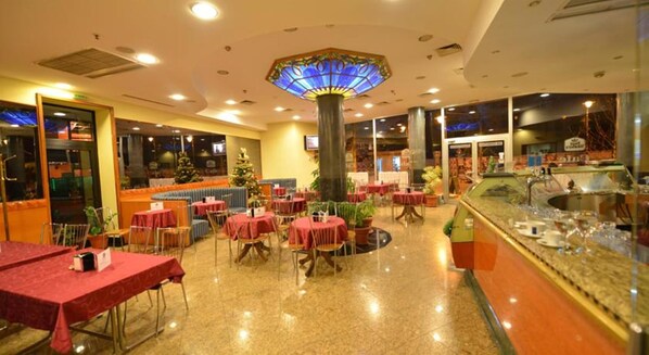 Buffet déjeuner (740 MKD par personne)