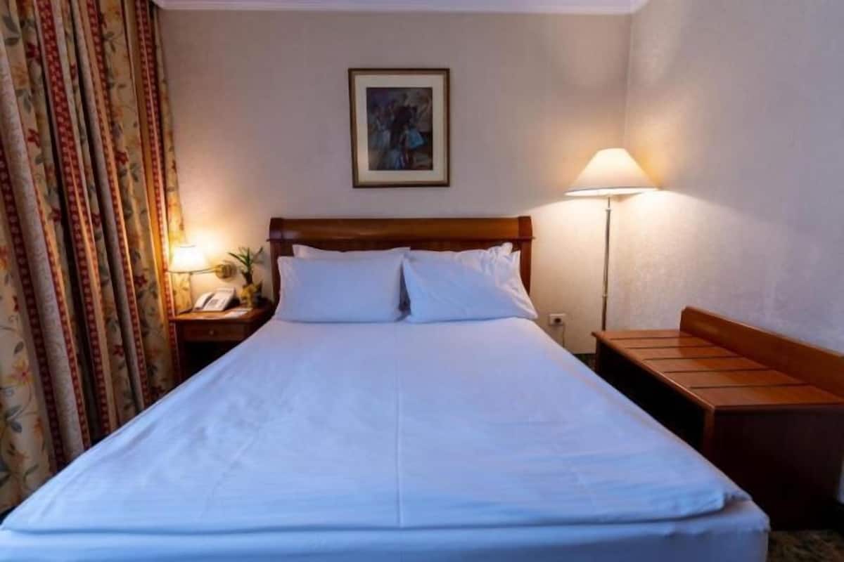 Minibar, in-room safe, desk, soundproofing