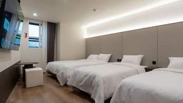 Down duvets, minibar, bed sheets