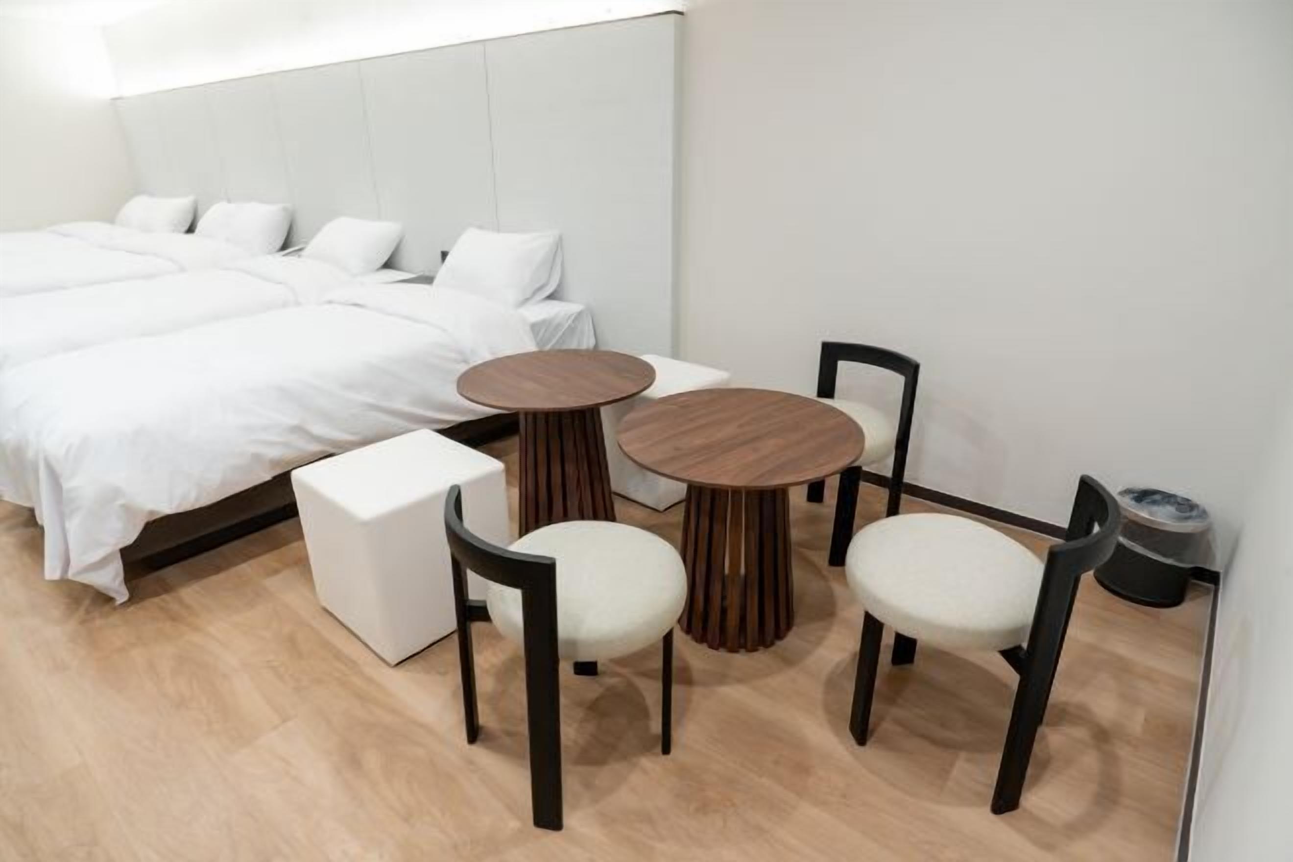 Couette en duvet d'oie, minibar, draps fournis