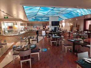 2 restaurants, breakfast served - Holiday Inn Riyadh-Olaya by IHG (Riyadh)