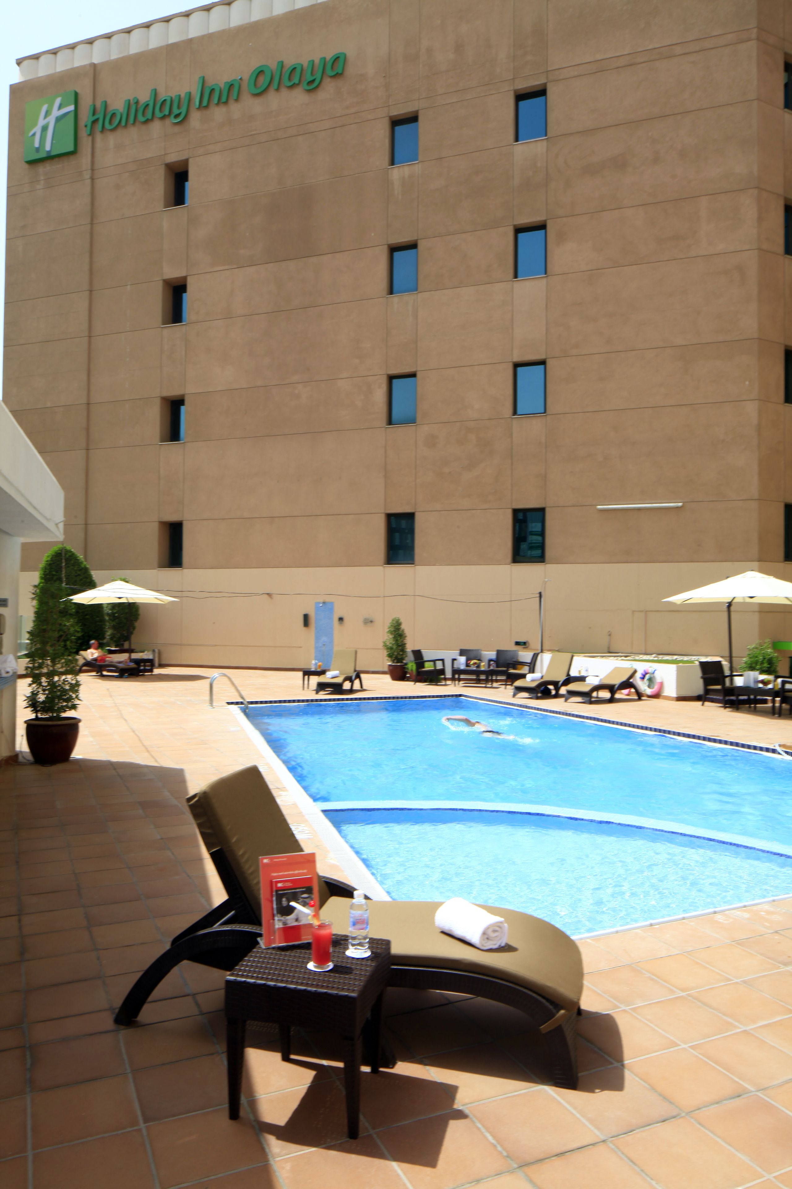 Outdoor pool, pool loungers