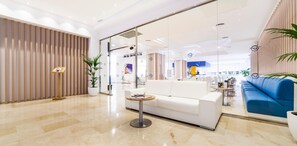 Lobby - Globales Lord Nelson (Es Migjorn Gran)