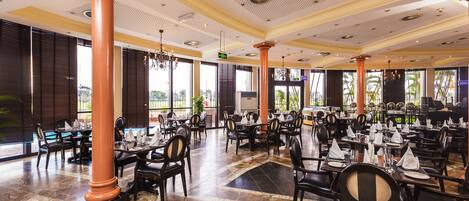 Breakfast, lunch, dinner served; pool views