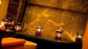 1 treatment room, massages