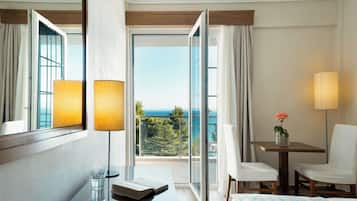 Twin Sea View | 1 bedroom, minibar, in-room safe, desk
