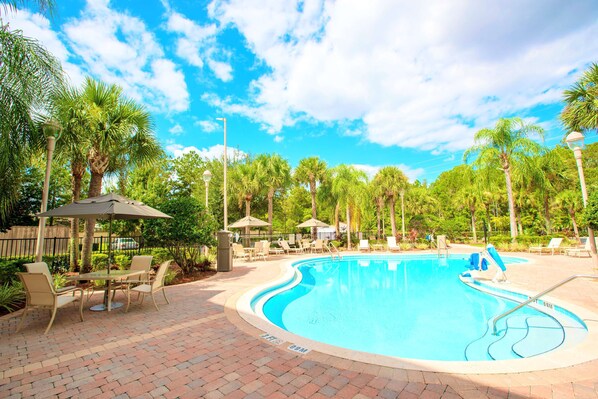 Outdoor pool, sun loungers