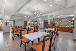 Free daily full breakfast  - Best Western Plus Orlando Lake Buena Vista South Inn & Suites (Kissimmee)