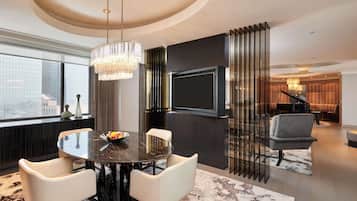 Suite, 1 Bedroom (Performer) | Living area | 42-inch flat-screen TV with cable channels, TV, pay movies