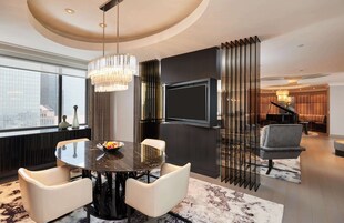 Suite, 1 habitación (Performer) | Zona de estar | Televisión de pantalla plana de 42 pulgadas con canales por cable