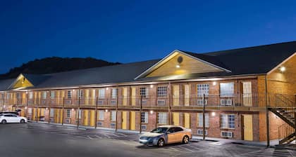 Super 8 by Wyndham Whites Creek/ Nashville NW Area