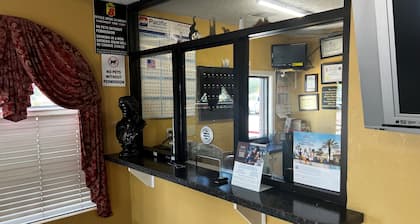 Express Inn & Suites