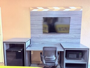 Rom, 2 queensize-senger, ikke-røyk | Wi-fi (inkludert), sengetøy og vekkerklokke